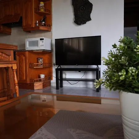 Costa, Cerca De La Playa Y Comercios. Apartment