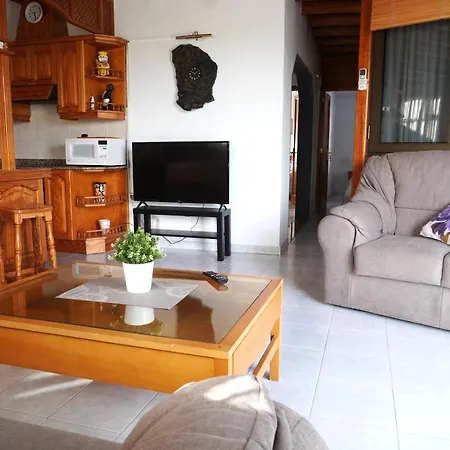 Costa, Cerca De La Playa Y Comercios. Apartment Costa Teguise